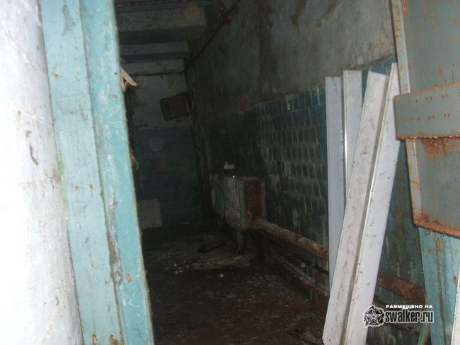 Заброшенное бомбоубежище, Южно-Сахалинск Заброшенное бомбоубежище, Южно-Сахалинск