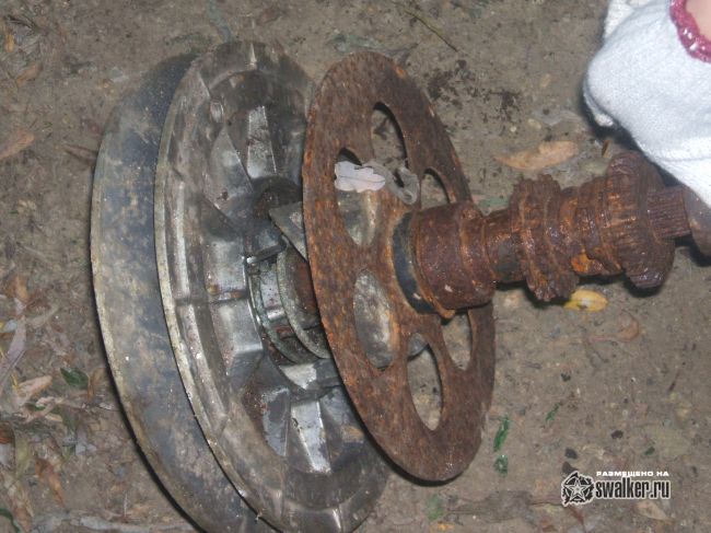 Заброшенное бомбоубежище, Южно-Сахалинск Заброшенное бомбоубежище, Южно-Сахалинск