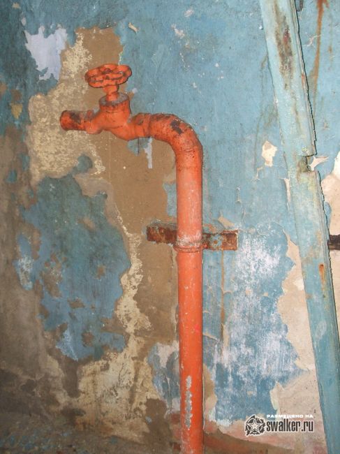 Заброшенное бомбоубежище, Южно-Сахалинск Заброшенное бомбоубежище, Южно-Сахалинск