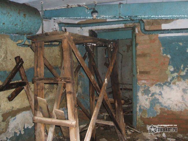 Заброшенное бомбоубежище, Южно-Сахалинск Заброшенное бомбоубежище, Южно-Сахалинск