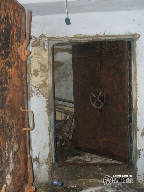 Заброшенное бомбоубежище, Южно-Сахалинск Заброшенное бомбоубежище, Южно-Сахалинск