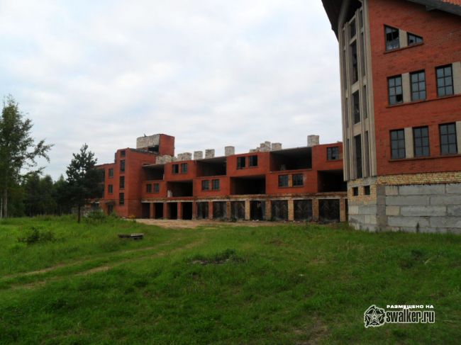 Недостроенная гостиница DALBES LICIS, Далбе, Латвия