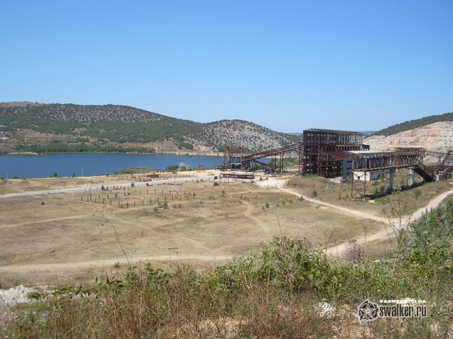 Заброшенный карьер