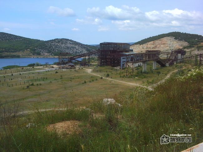 Заброшенный карьер