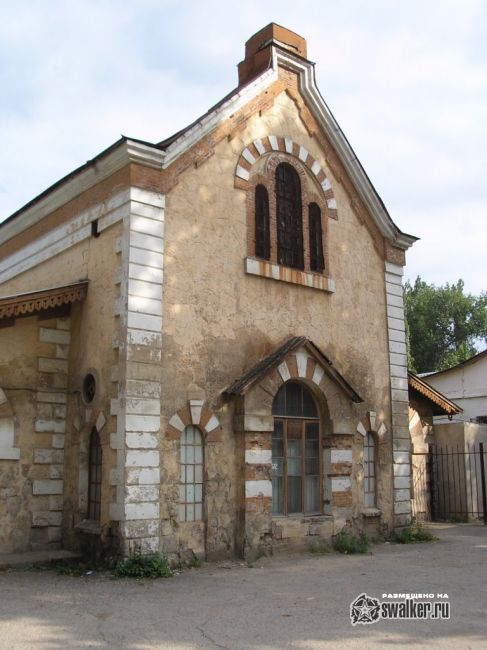 Заброшенная водонапорная башня  Заброшенная водонапорная башня