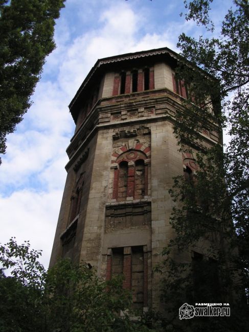 Заброшенная водонапорная башня  Заброшенная водонапорная башня