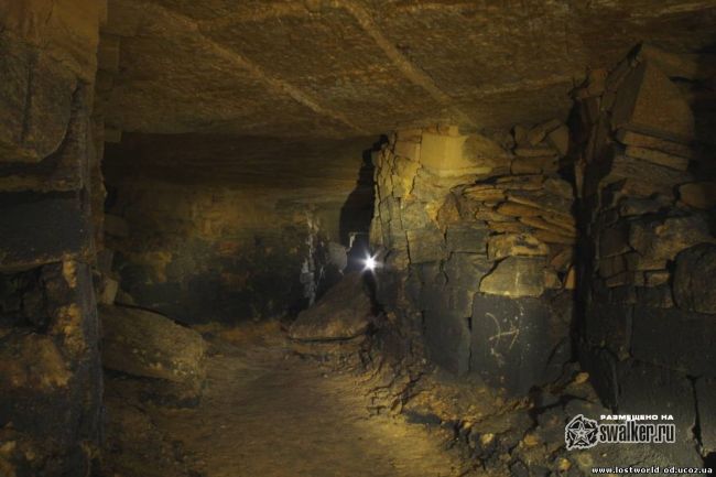 Шахта Аркадия Плаза