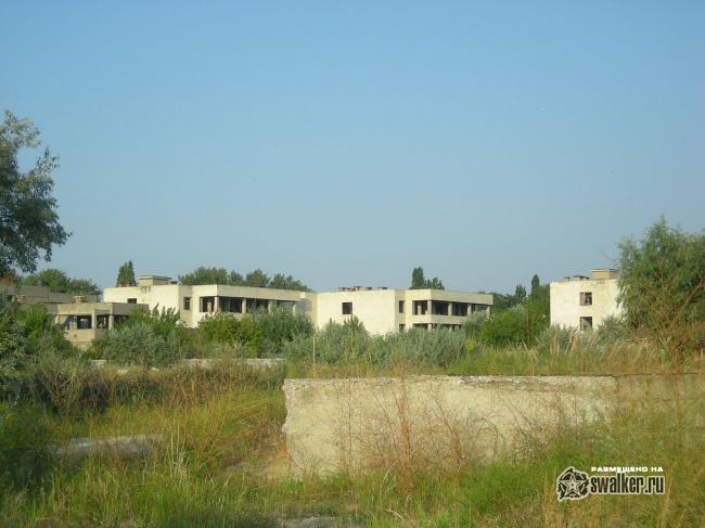 Недостроенное здание