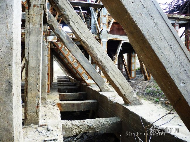 Заброшенный причал, Волгоградская область Заброшенный причал, Волгоградская область