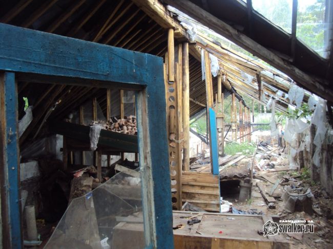 Заброшенный тепличный комплекс