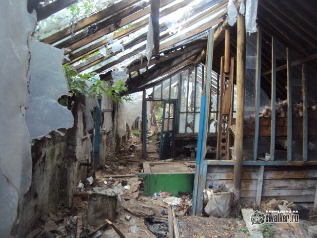 Заброшенный тепличный комплекс