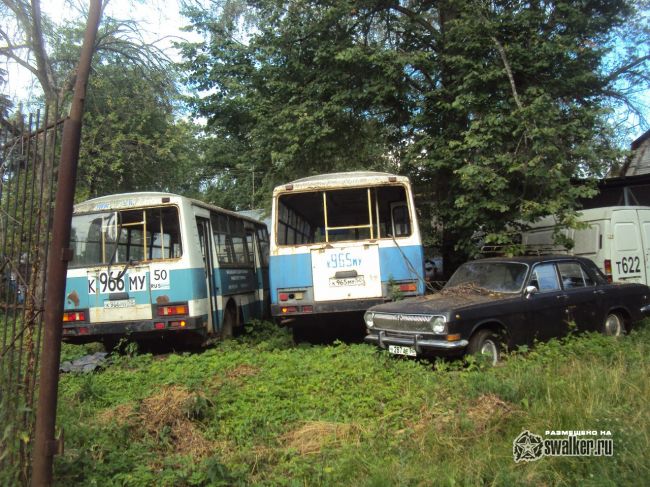 Стоянка брошенной техники