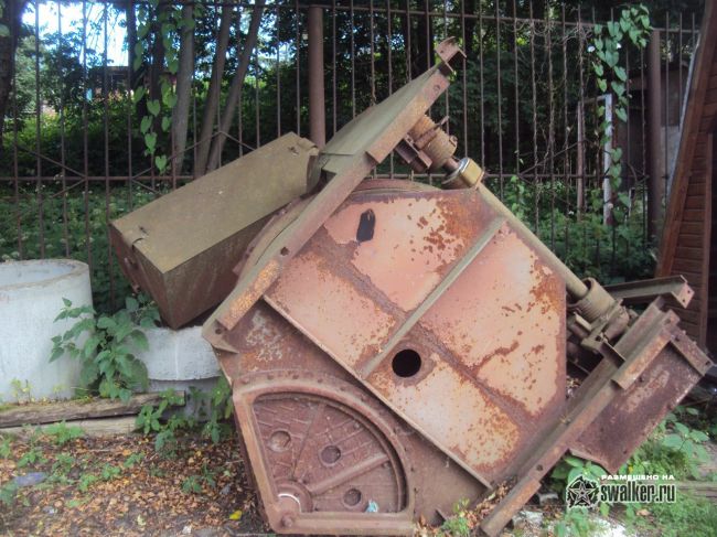 Стоянка брошенной техники