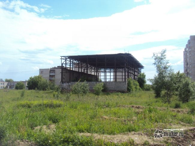 Заброшенный ангар