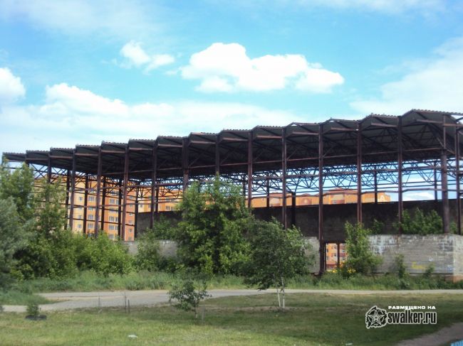 Заброшенный ангар