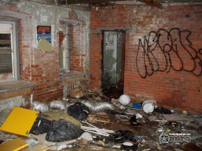 Заброшенный торговый центр, Москва