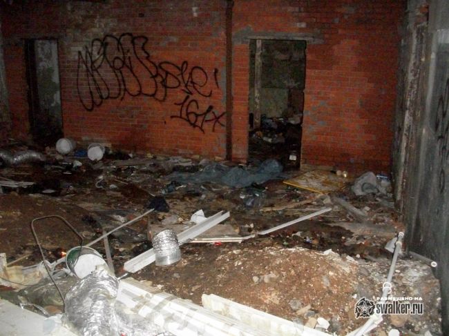 Заброшенный торговый центр, Москва