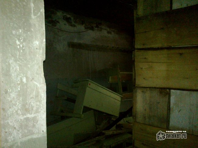 Выгоревшее здание бывшего детского сада.