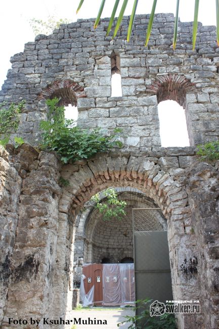 Цандрипшский храм VI века, Абхазия Цандрипшский храм VI века, Абхазия