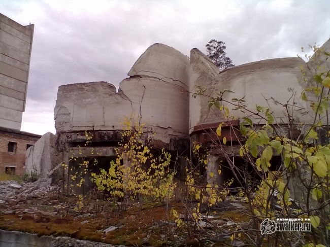 Заброшенный асфальтовый завод