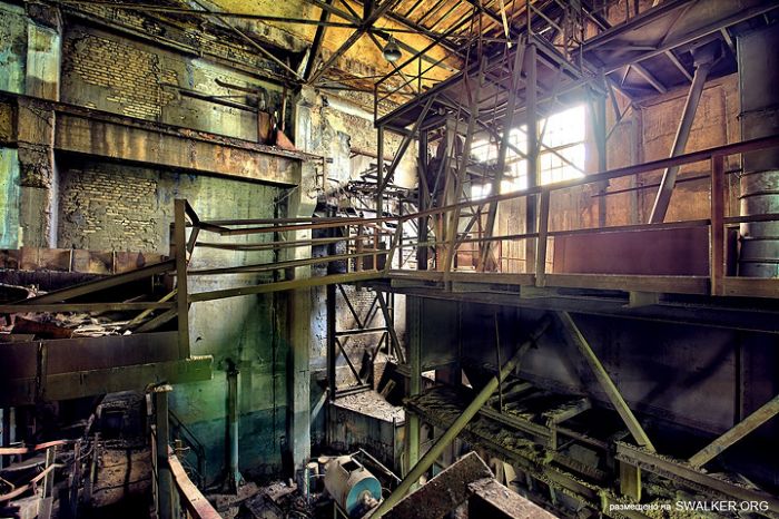 Заброшенные цеха завода "М", Московская область Заброшенные цеха завода "М", Московская область