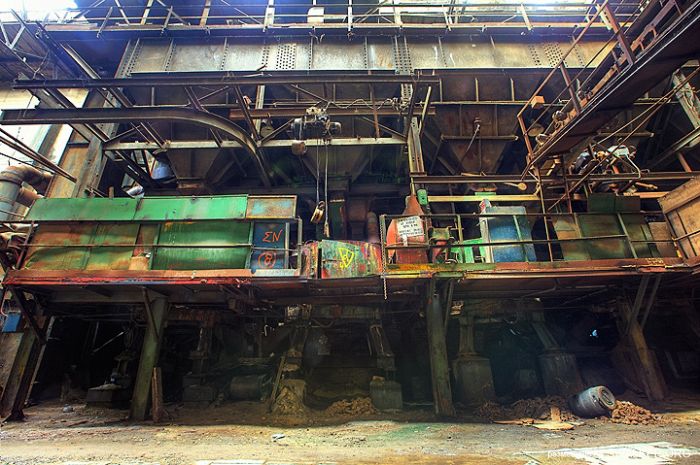 Заброшенные цеха завода "М", Московская область Заброшенные цеха завода "М", Московская область