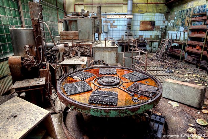 Заброшенные цеха завода "М", Московская область Заброшенные цеха завода "М", Московская область