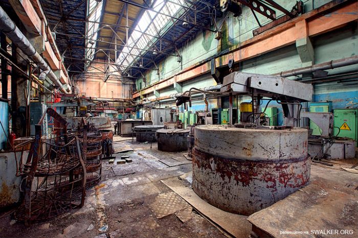 Заброшенные цеха завода "М", Московская область Заброшенные цеха завода "М", Московская область