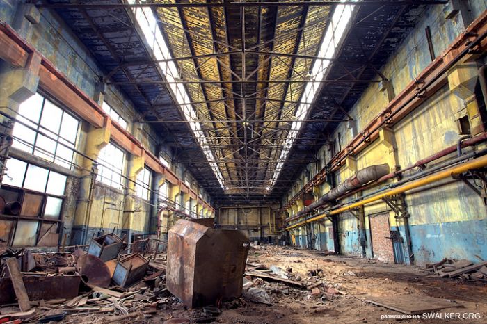 Заброшенные цеха завода "М", Московская область Заброшенные цеха завода "М", Московская область