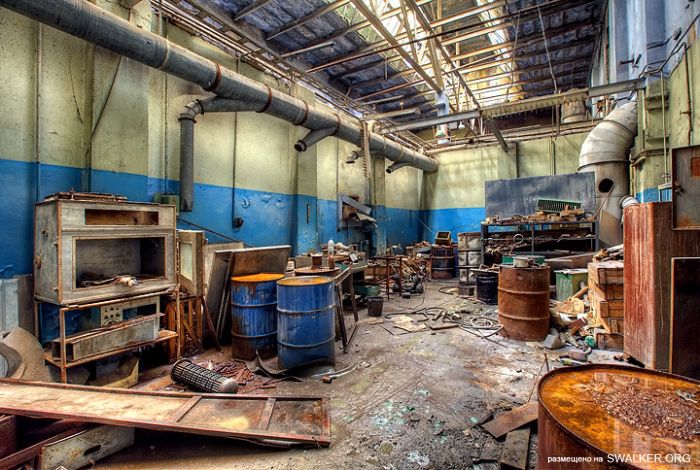 Заброшенные цеха завода "М", Московская область