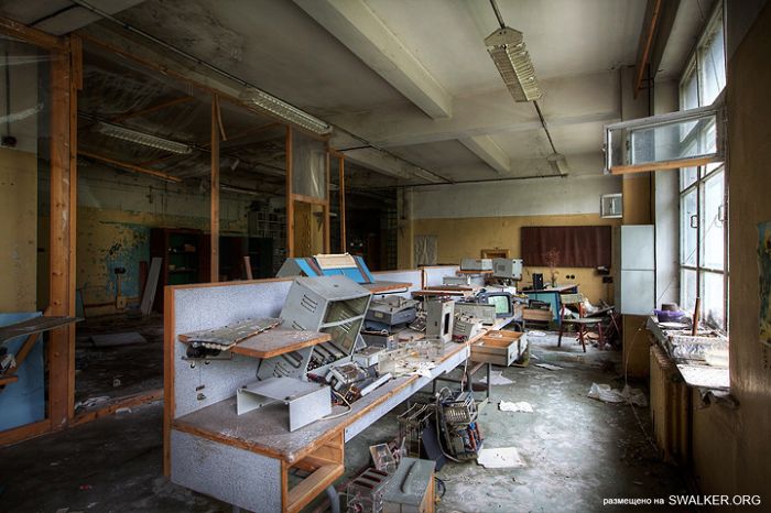Заброшенные цеха завода "М", Московская область