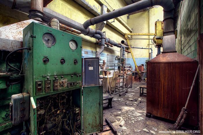 Заброшенные цеха завода "М", Московская область