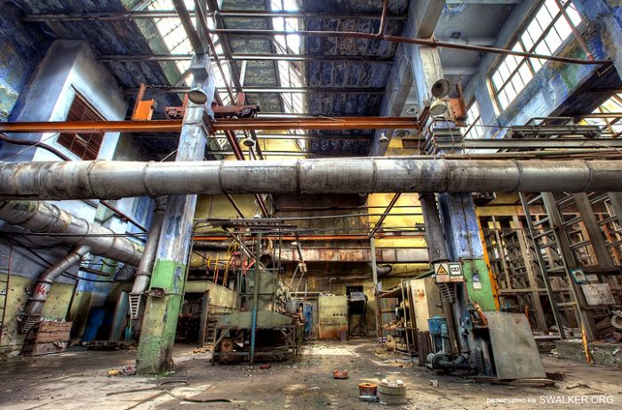 Заброшенные цеха завода "М", Московская область