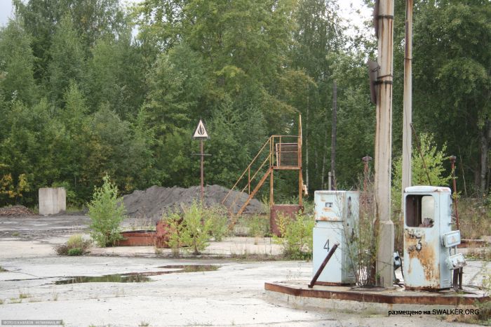 Заводская бензоколонка советских времен, Свердловская область