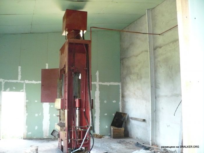 Заброшенный цех по производству биологически активных добавок (БАД)