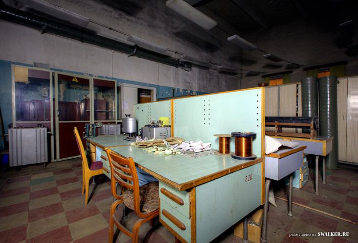 Полузаброшенная лаборатория аналитической химии