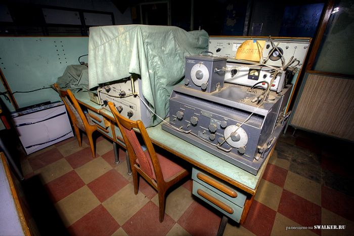 Полузаброшенная лаборатория аналитической химии