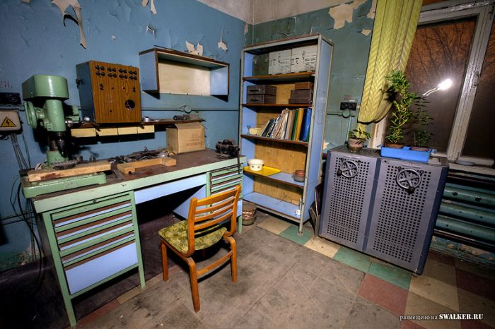 Полузаброшенная лаборатория аналитической химии