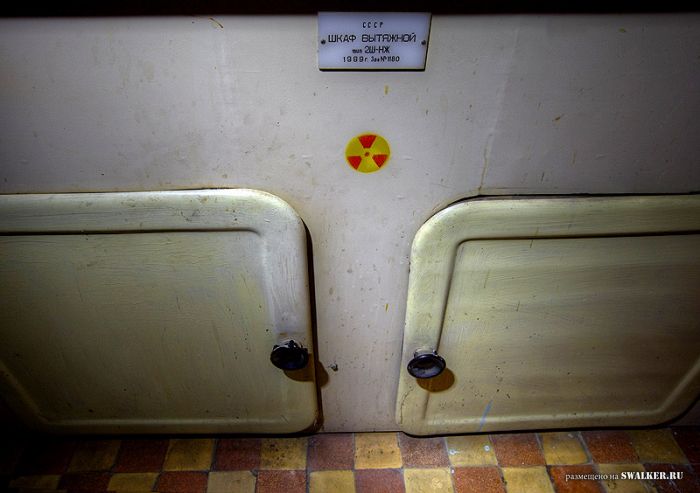 Полузаброшенная лаборатория аналитической химии