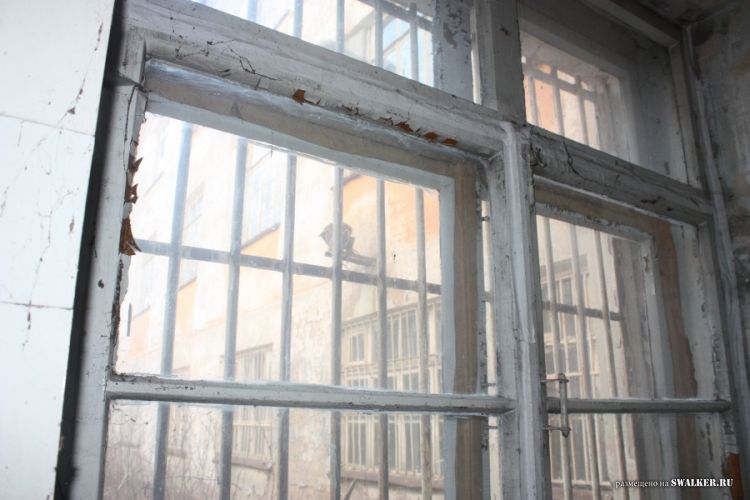 Заброшенный биологический НИИ