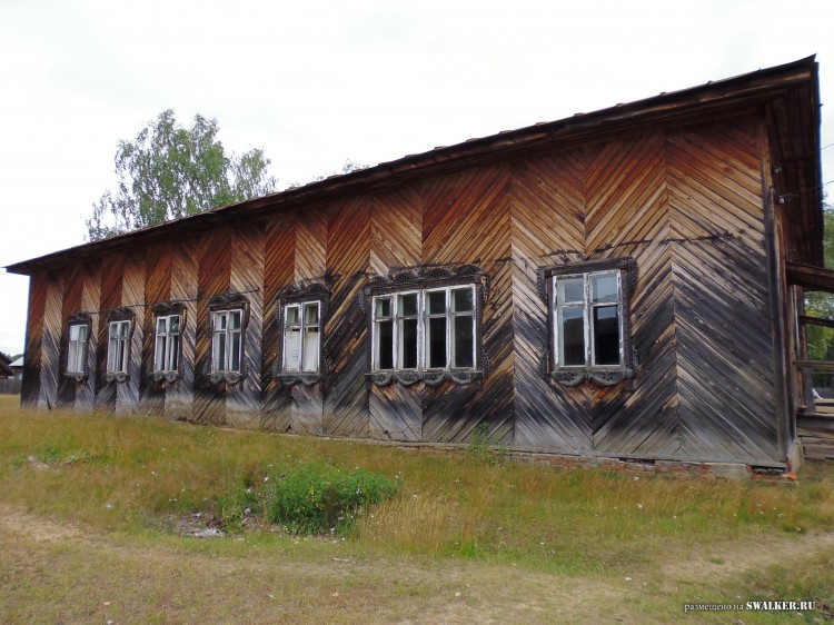 Полузаброшенный поселок, Костромская область