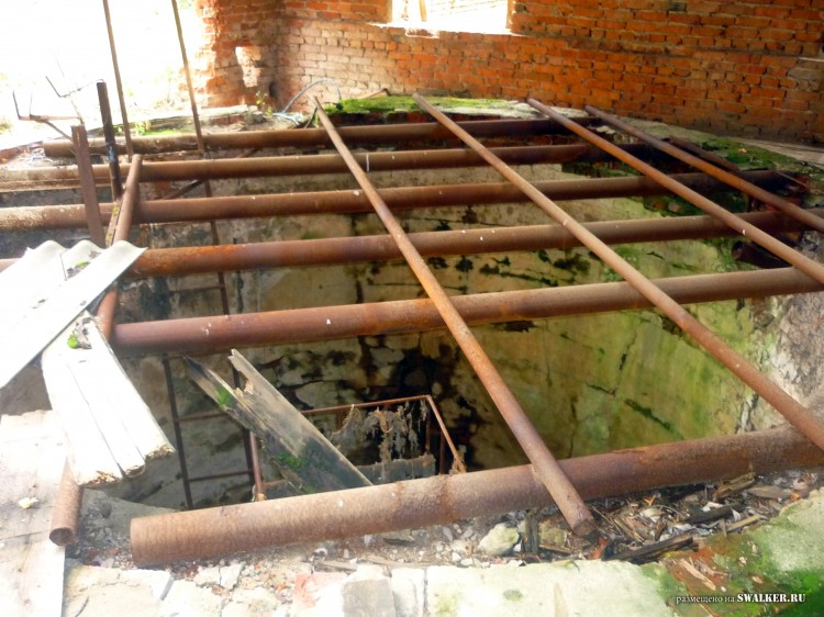 Заброшенное здание промышленного назначения дер. Жучки, Московская область