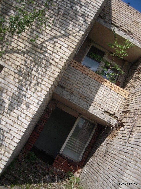 Маштабный заброшенный пионерлагерь