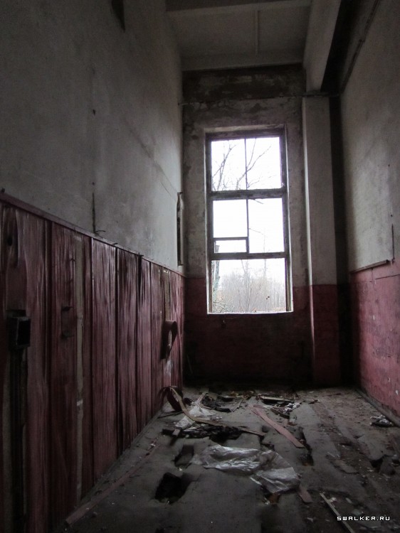 Почти брошенное железнодорожное депо, Московская область