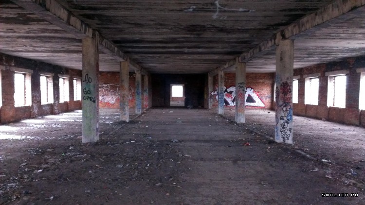 Брошенное недостроенное здание, Московская область