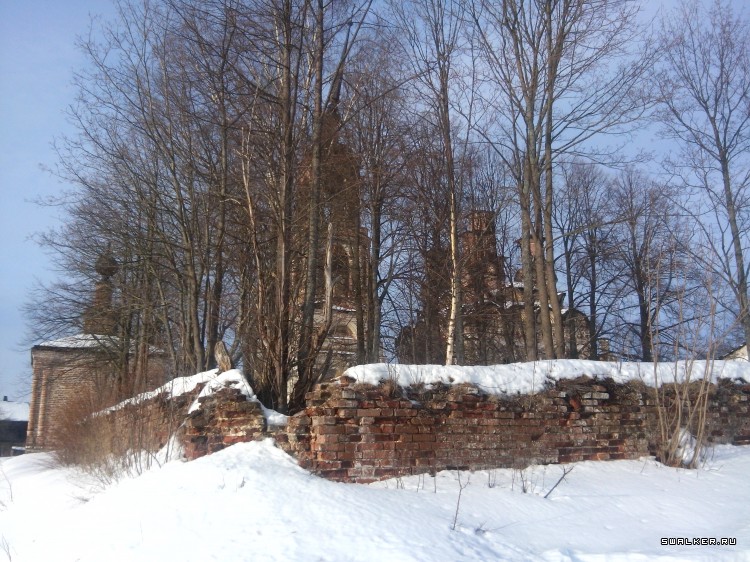 Разрушенная церковь с.Ликурга