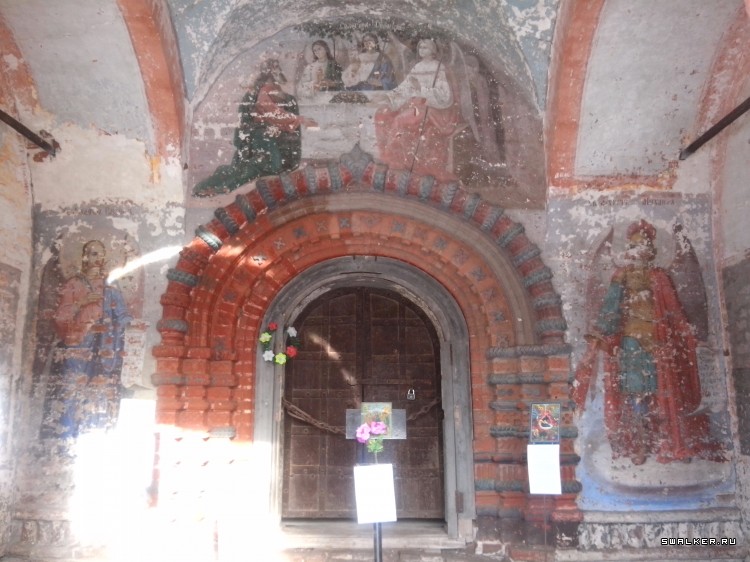 Разрушенная церковь с.Ликурга