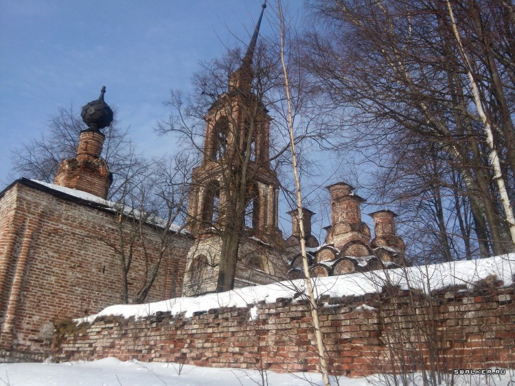 Разрушенная церковь с.Ликурга