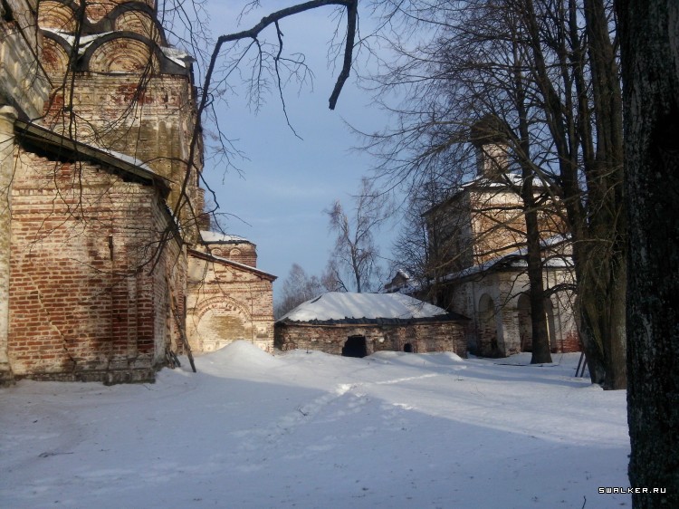 Разрушенная церковь с.Ликурга