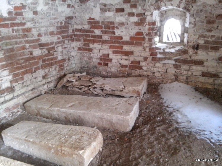 Разрушенная церковь с.Ликурга